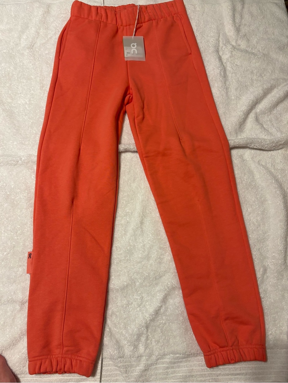 On Running Coral Club Pants